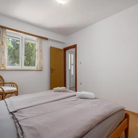Apartment Gorgeous Apartment In Porec With Kitchen *