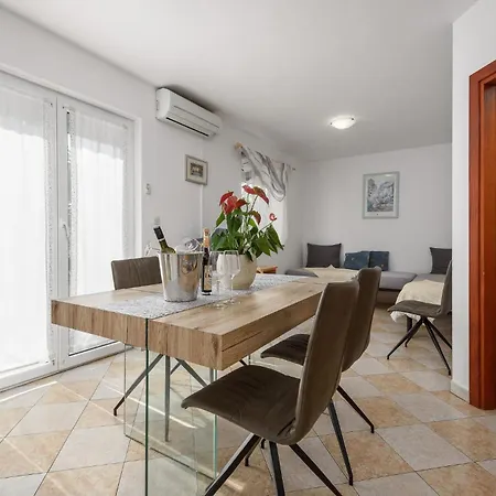 Gorgeous Apartment In Porec With Kitchen Apartment Porec
