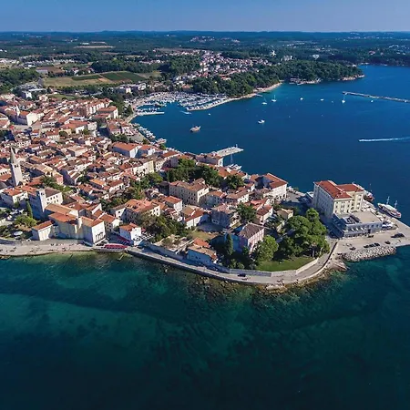 Gorgeous Apartment In Porec With Kitchen *