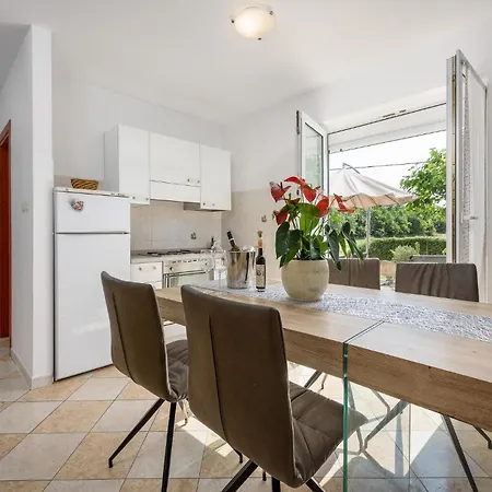 Gorgeous Apartment In Porec With Kitchen * Porec