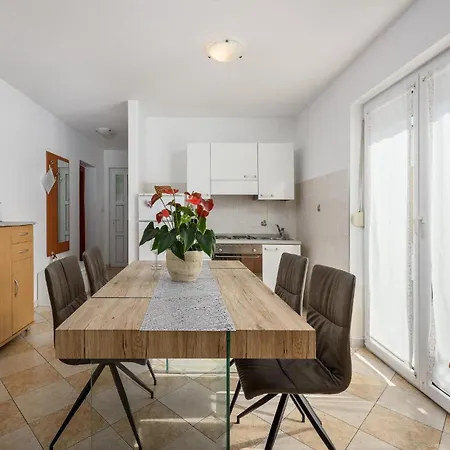 Apartment Gorgeous Apartment In Porec With Kitchen Porec